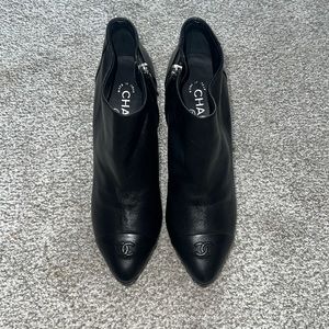 Lambskin CC Platform Cap Toe Chain Ankle Boots 40 Black